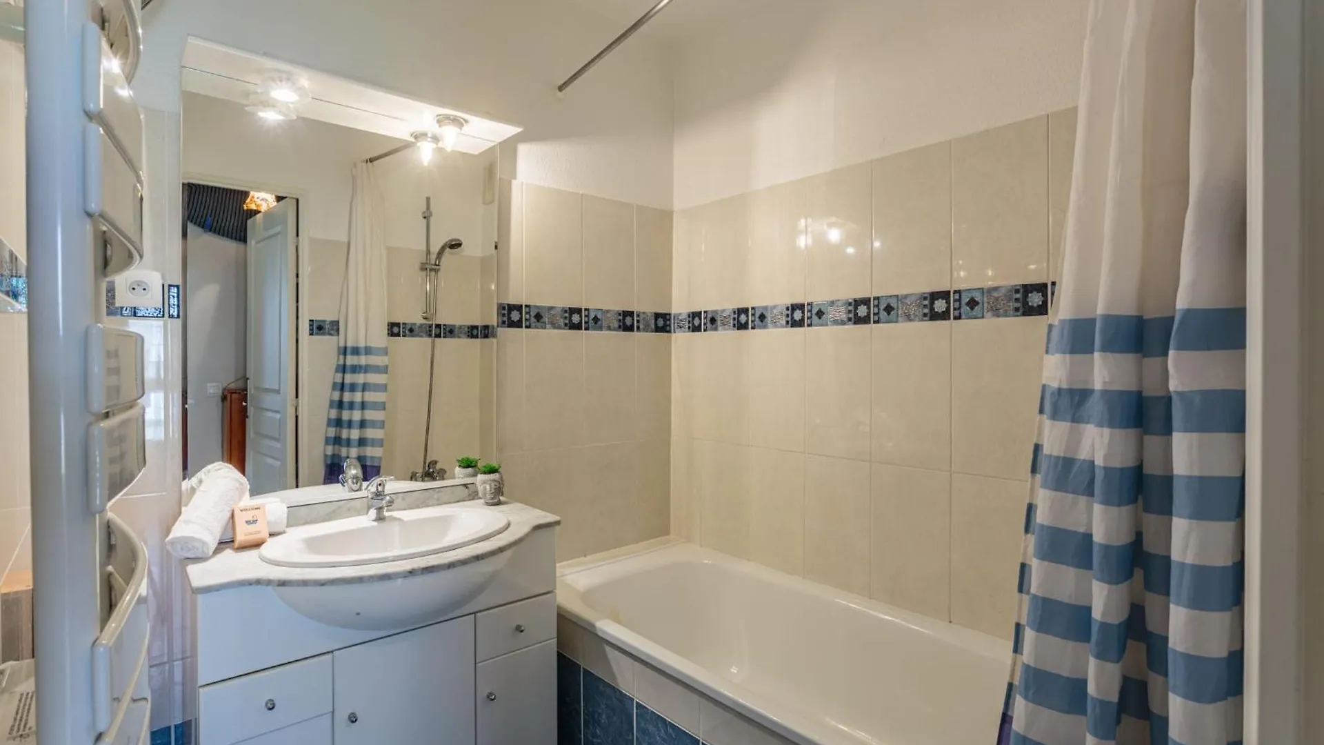 Apartment Appartement Pont Pierre - Welkeys Bayonne